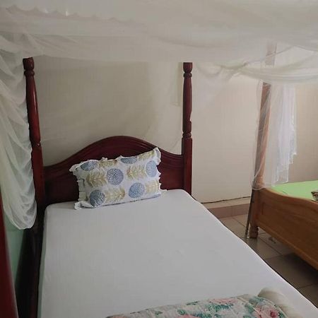 NEW AFRICAN VILLAGE Entebbe Luaran gambar